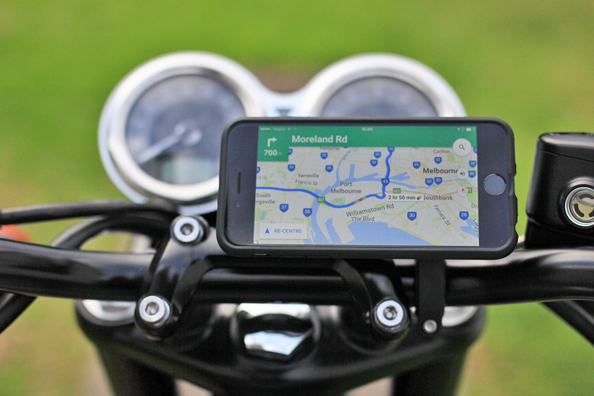 Gear Review Quadlock Smartphone Bike Kit Return of the Cafe Racers