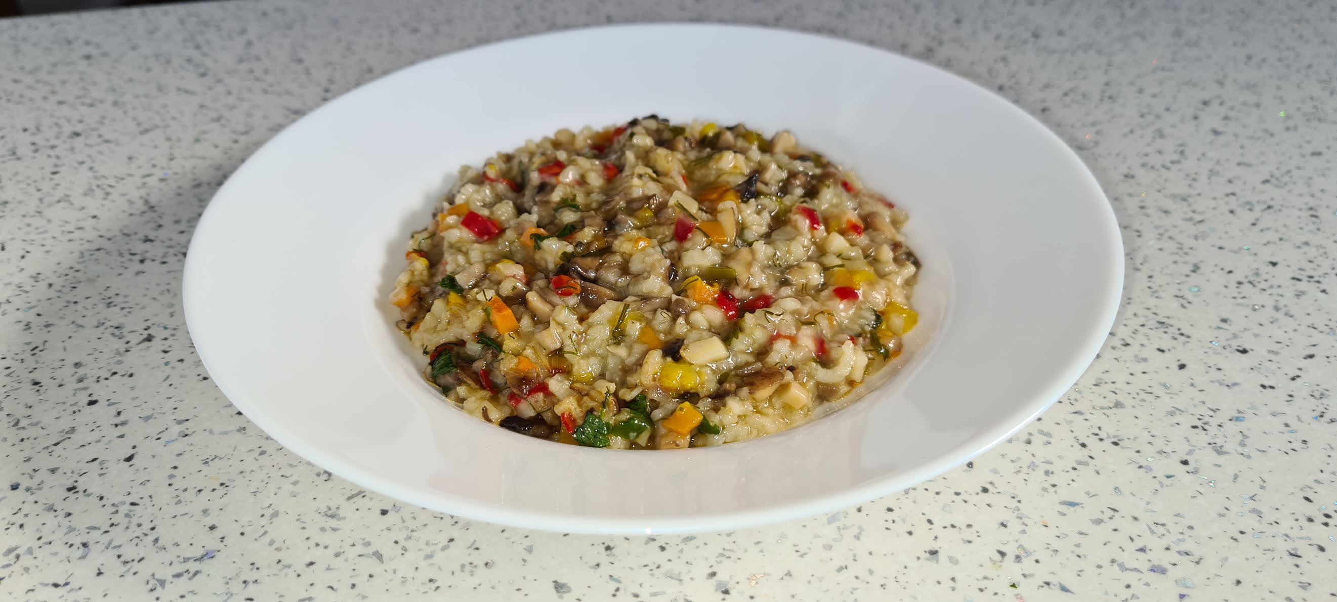 susu Pilaf de orez cu legume si ciuperci