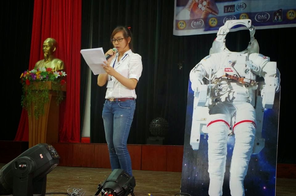 Sinh viên Đà Nẵng hào hứng khám phá vũ trụ sau những ngày mưa bão - 2 / Thiên văn học Đà Nẵng