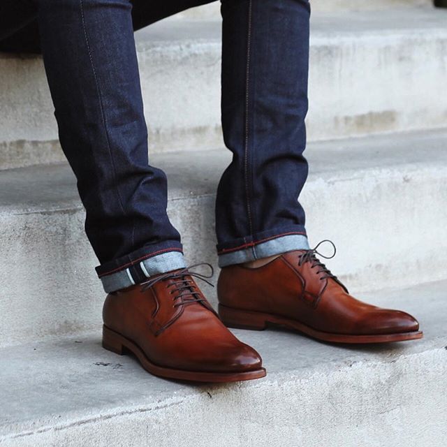 sapatos com calça jeans