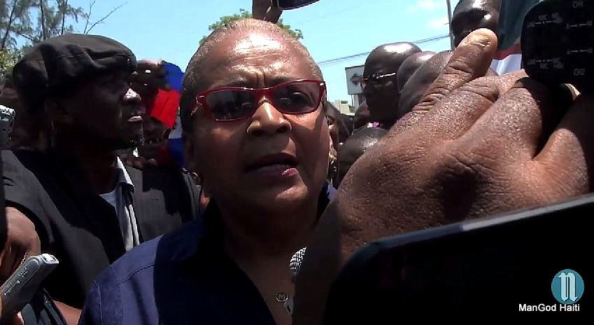 Fanmi lavalas hommage à Antoine Izmery