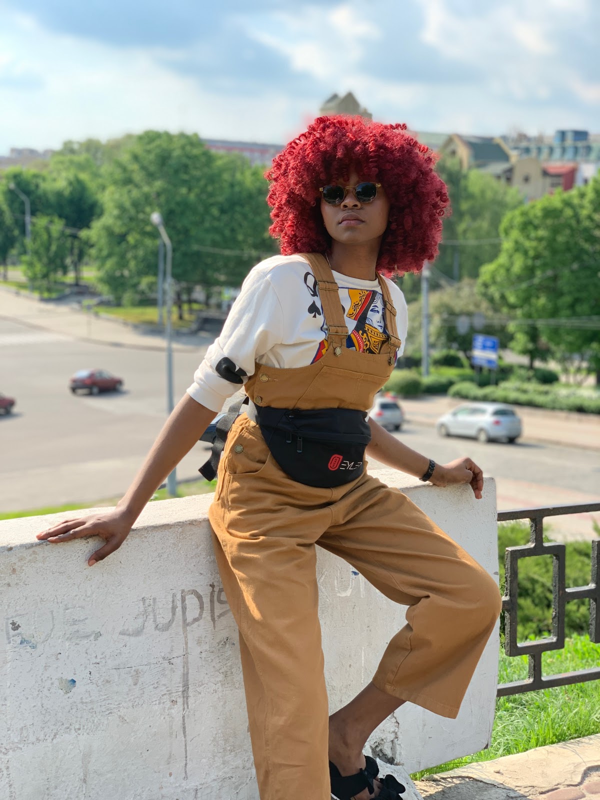 How to style overall, birkenstocks and waist bag this summer 