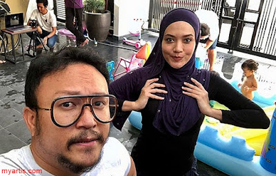 MYARTIS.COM | MYARTIS | MY | ARTIS: MUAT NAIK FOTO SYATILLA POSE PEGANG