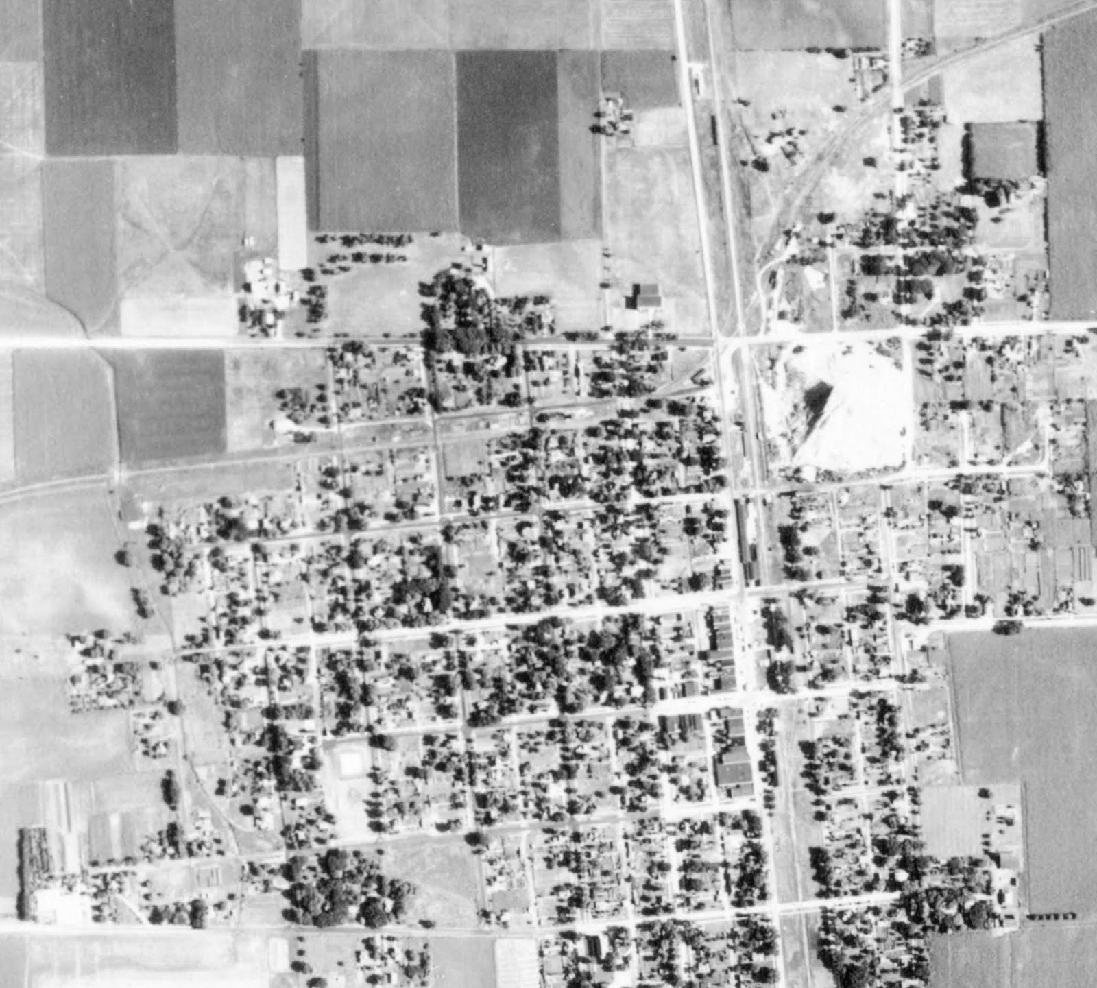 Towns and Nature Wenona, IL GM&O/C&A Depot and Coal Mine