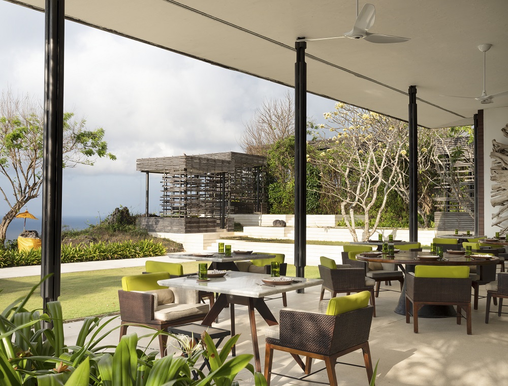 ALILA VILLAS ULUWATU COOKS UP NEW GOURMET EXPERIENCE OVER THE OCEAN AND AT HOME