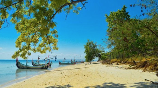 Pulau Giliyang Sumenep Madura 