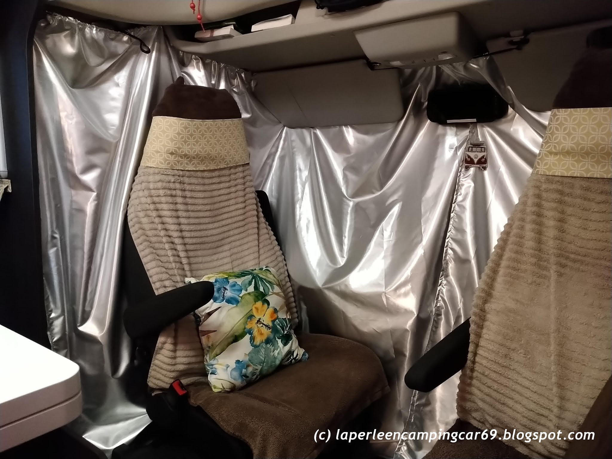 La Perle en camping-car: Fabrication d'un rideau thermique de cabine