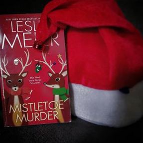 book review mistletoe murder leslie meier