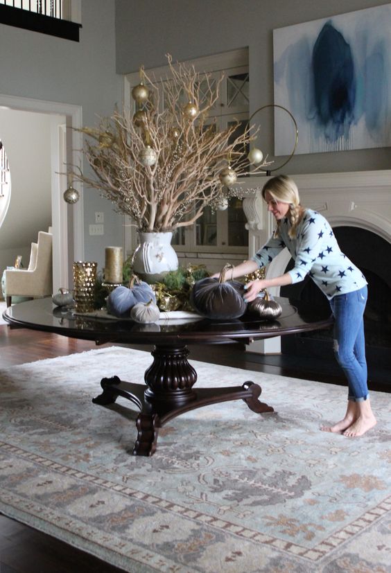 HALL DE ENTRADA E MESA REDONDA