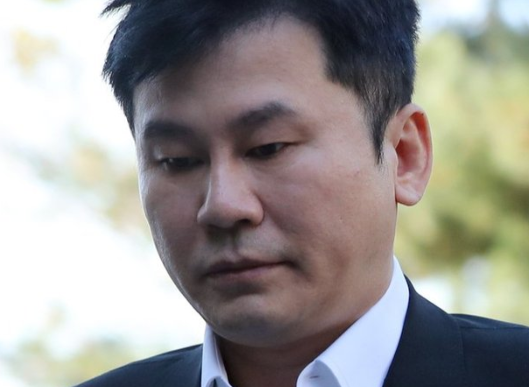 Yang Hyun Suk appears unfocused as he attends police investigations for