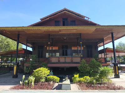 rumah bantayo poboide rumah bantayo poboide