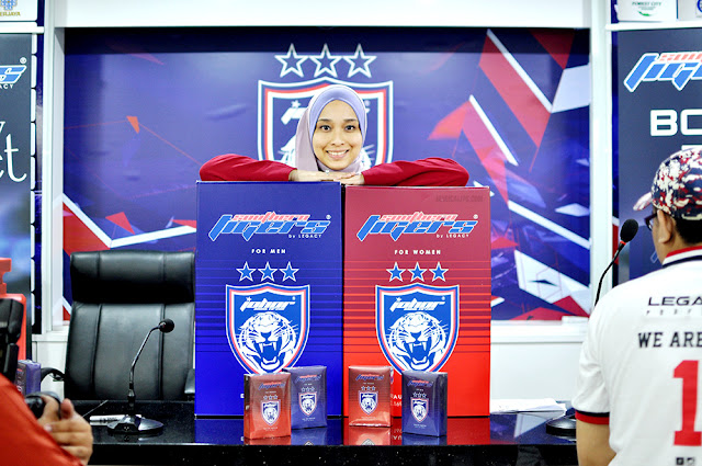 JDT Lebar Sayap Dengan Produk Perfume 6