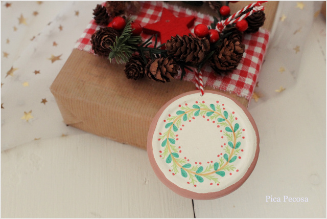 tapas-botes-pintadas-decoracion-navidad-falsas-rodajas-madera-etiqueta-regalo