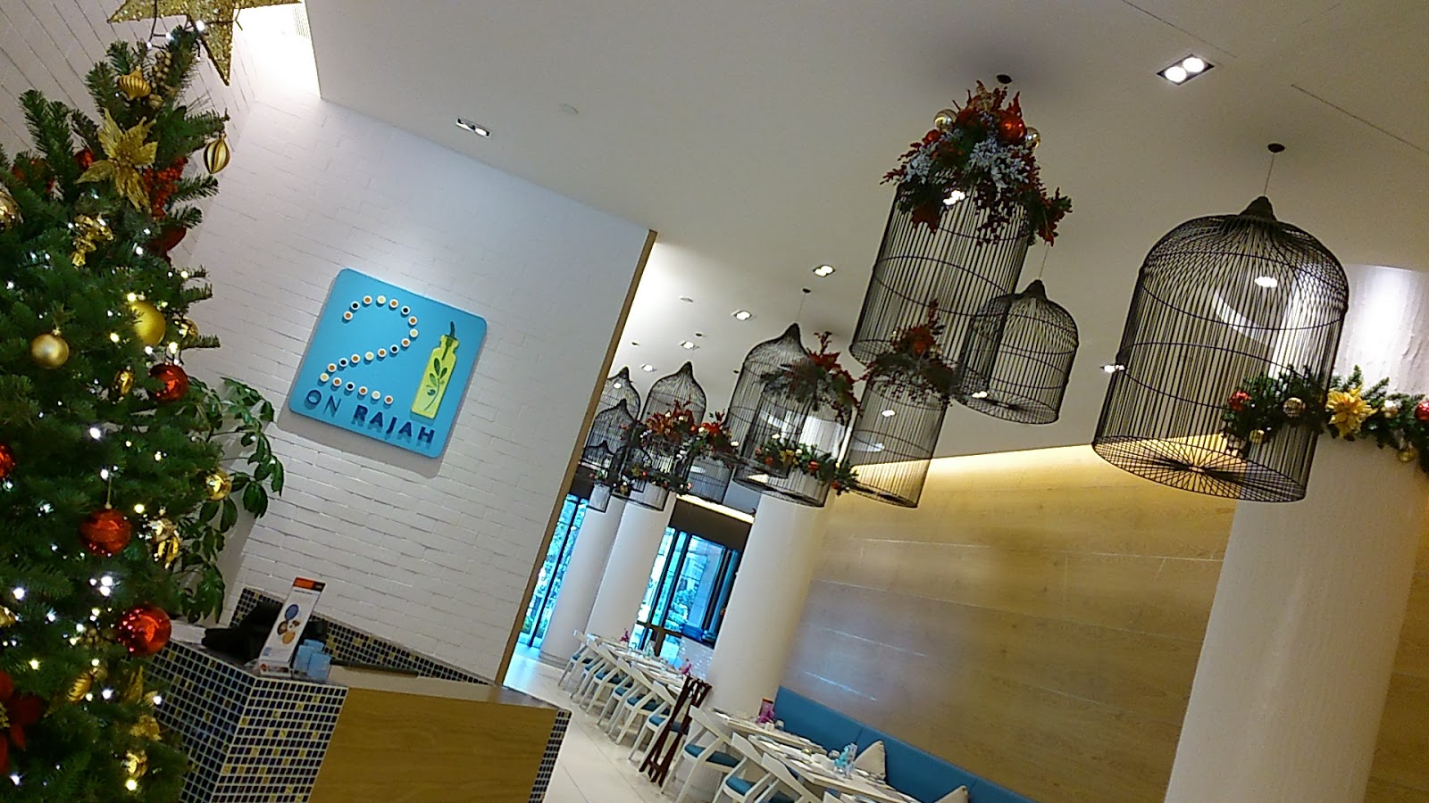 Buy 2 vouchers new year eve buffet get 1 voucher free night stay at furama resort SuMMeR LoVes To Eat! Singapore Food Blog: New Year Eve Dinner Buffet at 21 On Rajah (Days Hotel