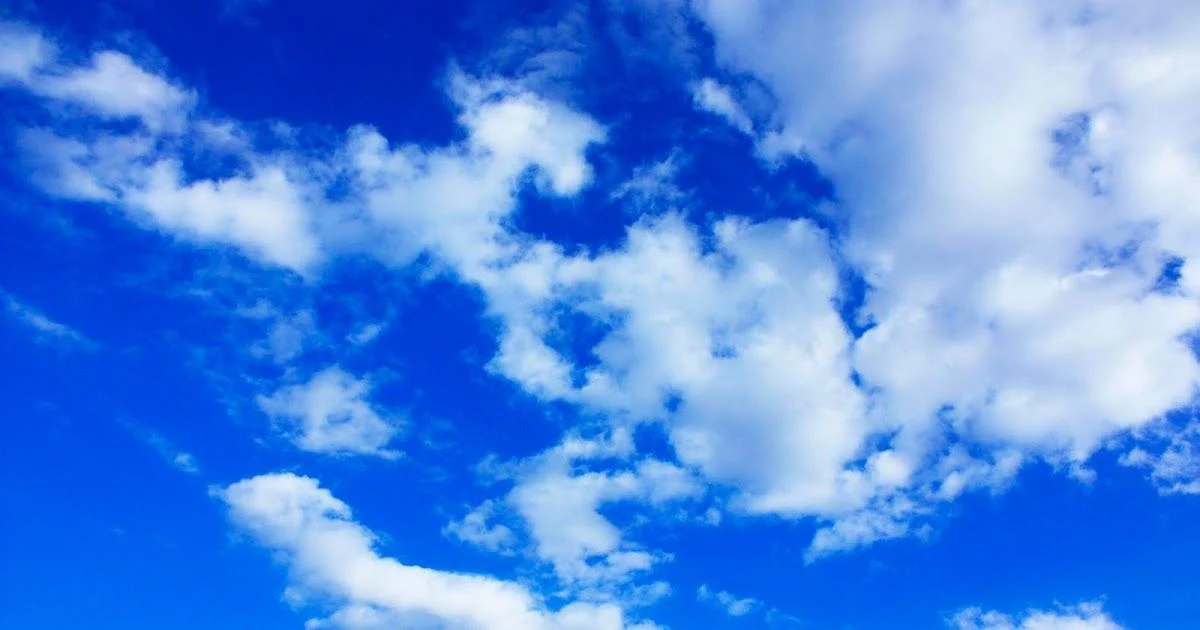 Wallpaper Pemandangan Langit Biru