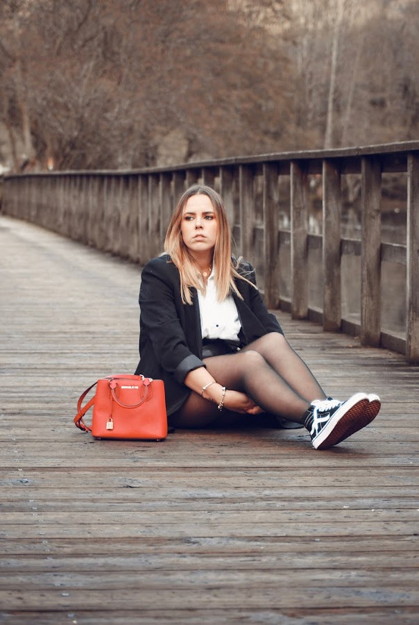 Outfit con Vans y maxi blazer