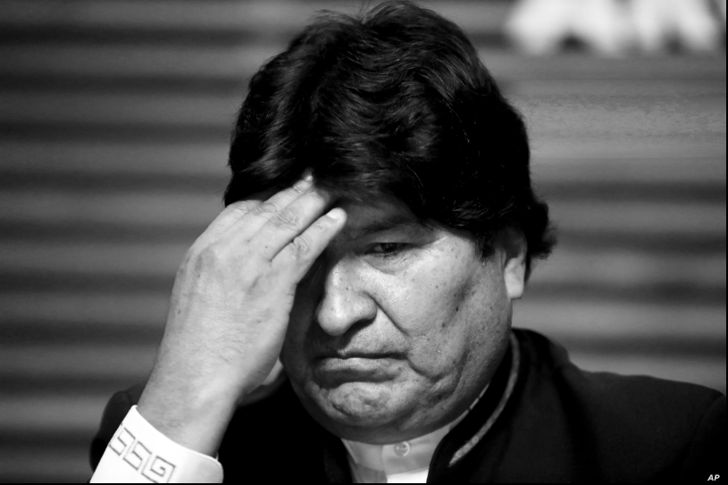 El expresidente de Bolivia, Evo Morales, da una conferencia de prensa sobre el rechazo a su plan de postularse para senador en Buenos Aires, donde vive, el viernes 21 de febrero de 2020 / AP