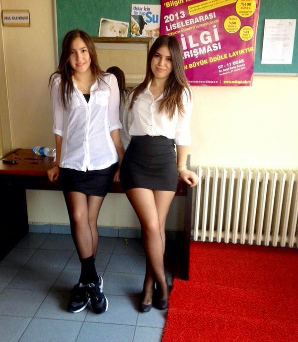 Yeni Resim Arşivi Liseli Türk Kızlar Fotoğraflar Resimler Çıplak Liseliler Resimleri 