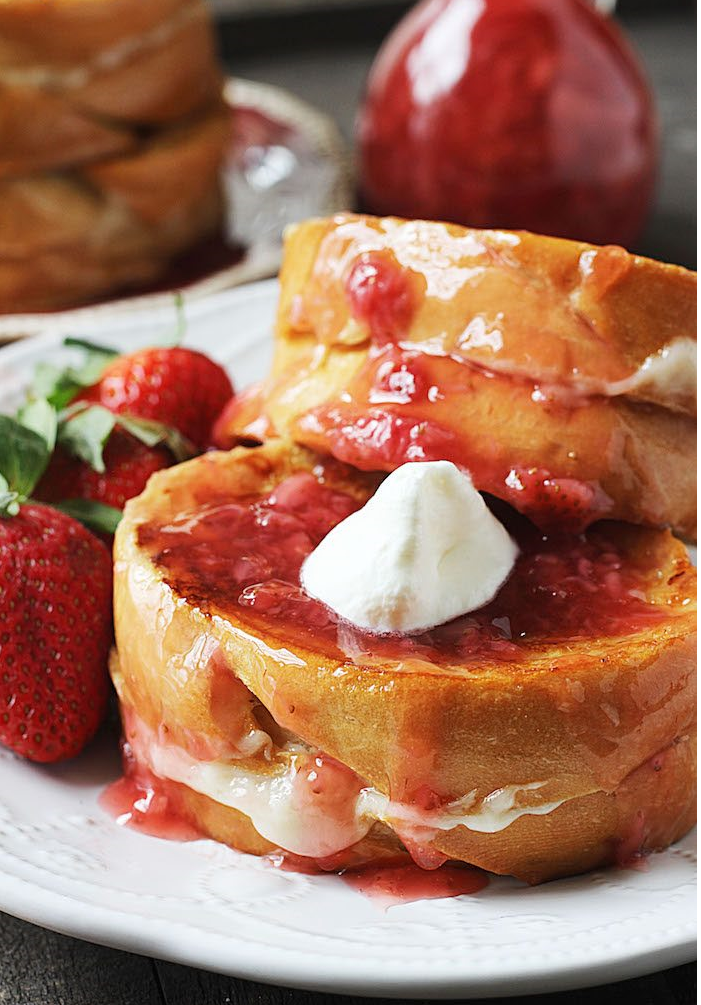 STRAWBERRY CHEESECAKE STUFFED FRENCH TOAST Asrifood