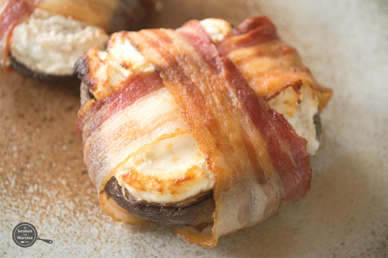 Portobello's met geitenkaas en ontbijtspek