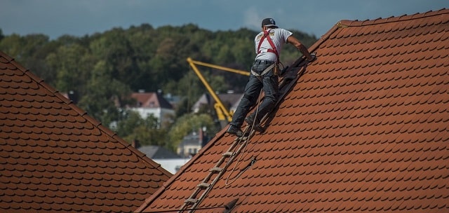 guide to commercial roofing professional roofer service