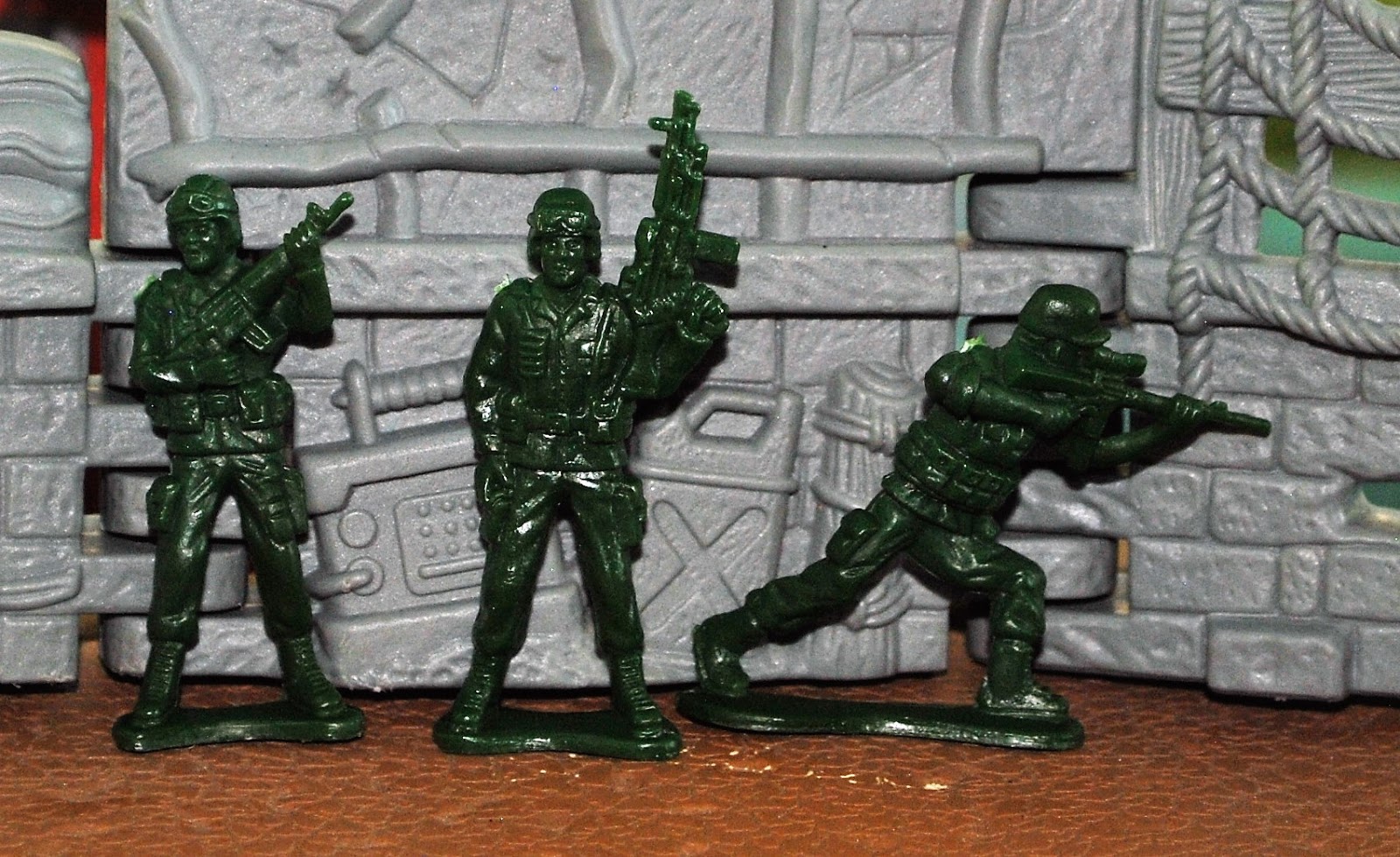 Modern Army Men Joyin Easter Egg generic soldiers.