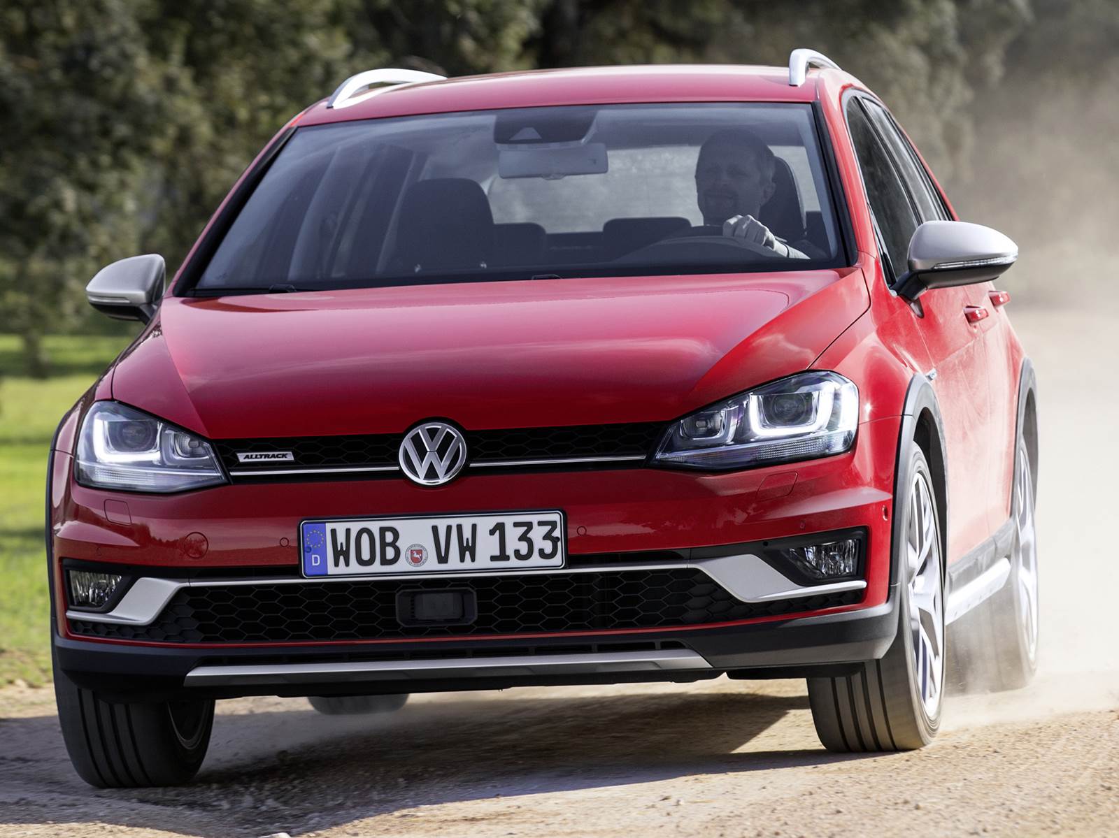 VW Golf Estate chega em três versões: R, GTD e Alltrack