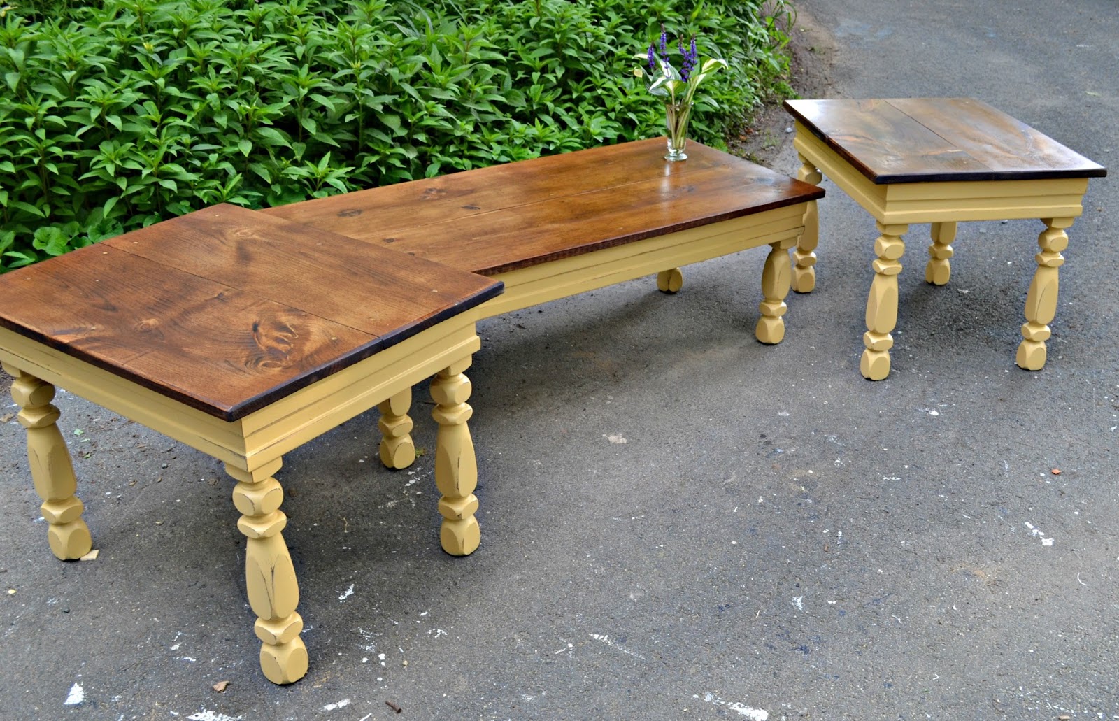 Heir and Space A Cottage Coffee Table Set