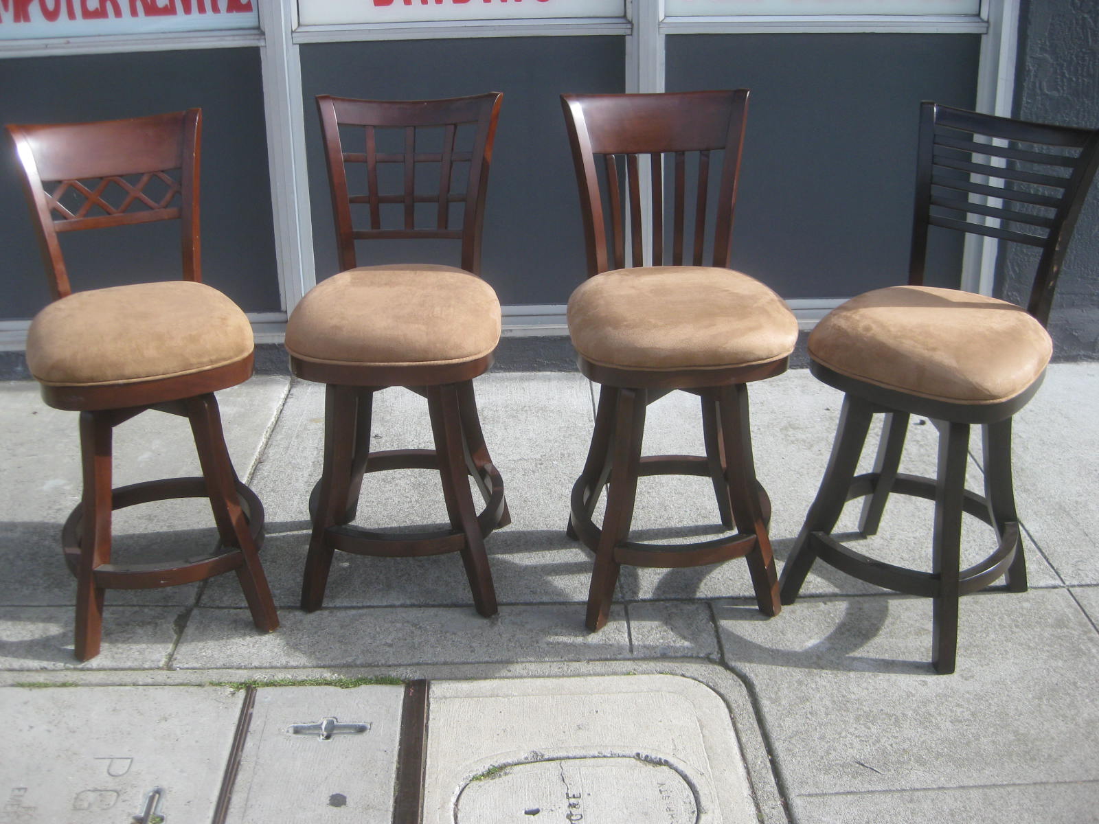 UHURU FURNITURE & COLLECTIBLES SOLD A Large Variety of Stools!