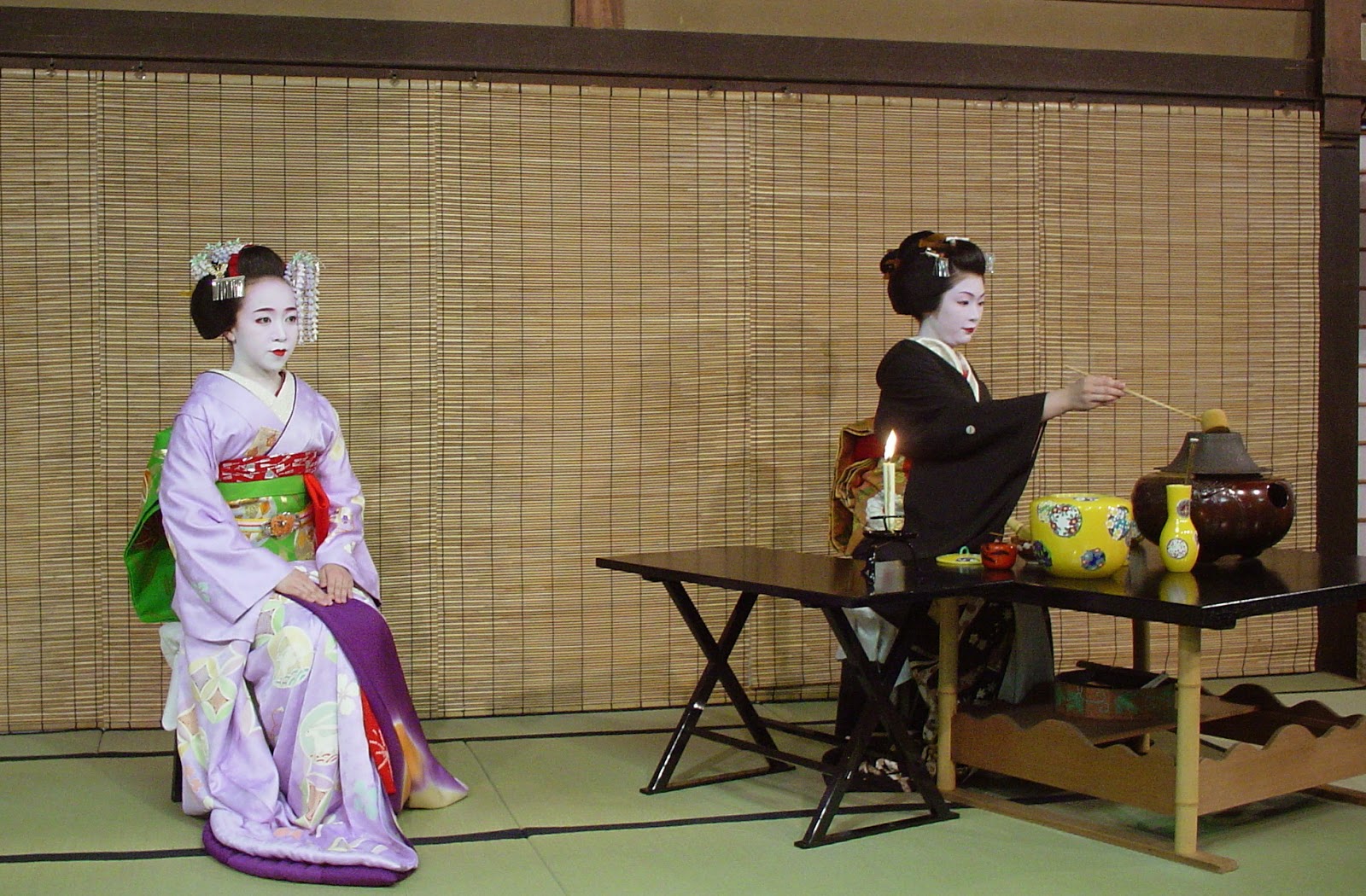 Japanese World's: Geiko or Maiko? What's the difference?