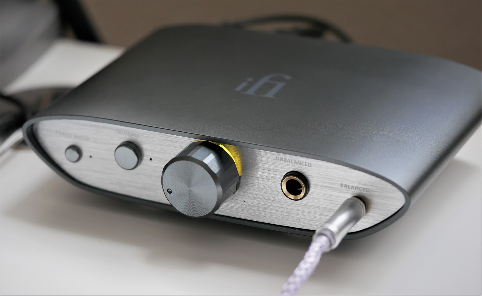 iFi Audio ZEN DAC Desktop USB DAC and headphone amplifier at