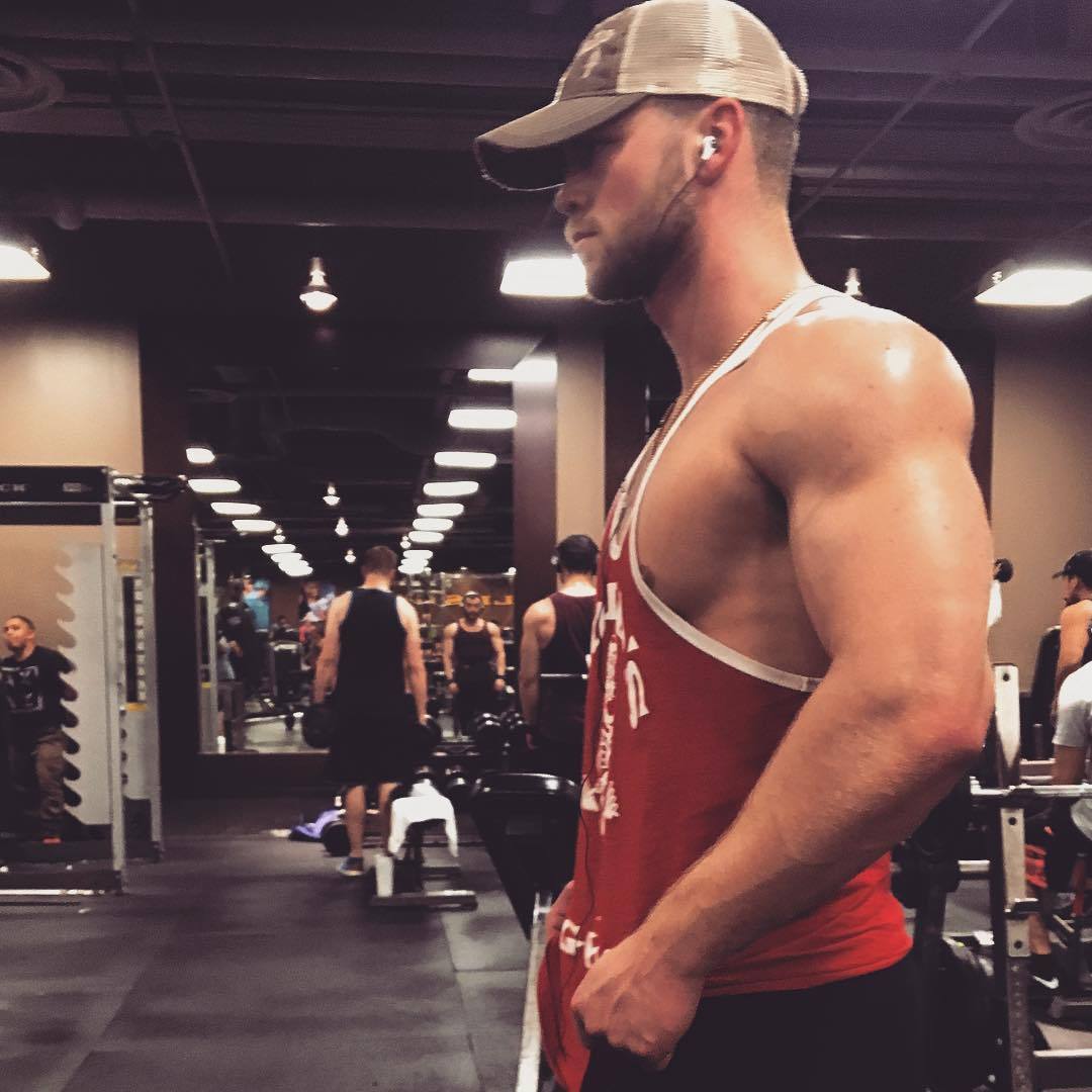 hot-guys-gym-neighbor-dustin-mcneer