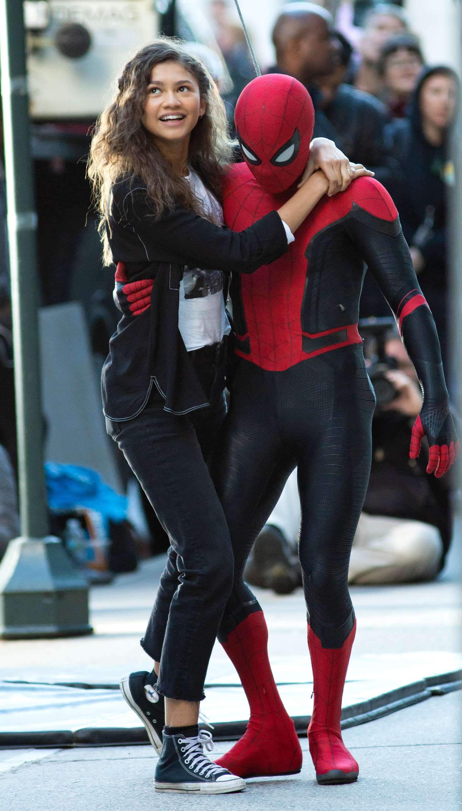 Tom Holland and Zendaya on the set of 'Spider-Man: Far From Home' :「スパイダー ...