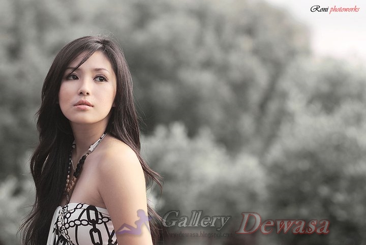 FHOTO CEWEK TELANJANG: Foto Model Sexy Dan Cantik, Rini Lovelyluna