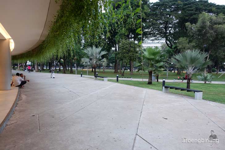 monumen pembebasan irian barat