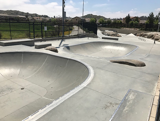 Skateboard BMX Skates Ramp Kit Tricks Home Skatepark Practice Jump 2 Pack Skateboard BMX Skates Ramp Kit Tricks Home Skatepark Practice Jump 2 Pack
