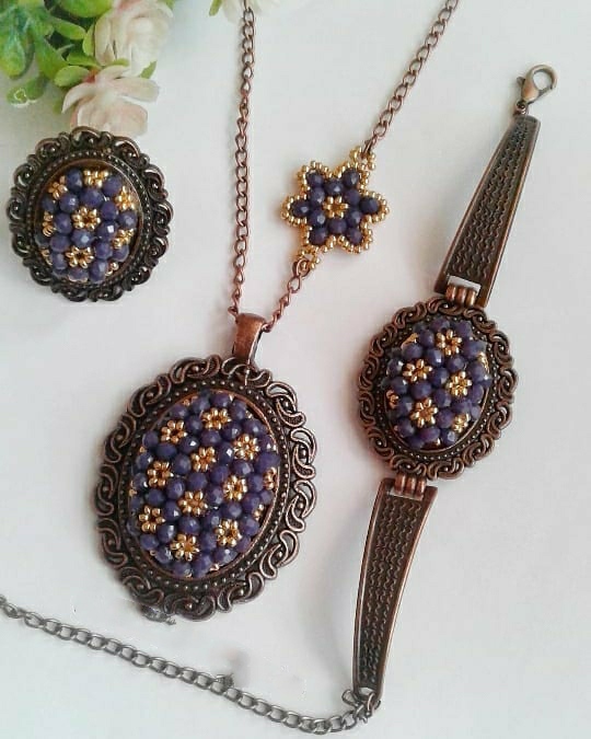 Beads pendants sets