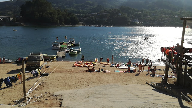Zona de Aluguer de Bóias de água Zona de Aluguer de Bóias de água