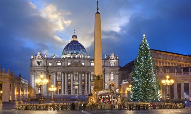 Albero di Natale in Piazza San Pietro - Mercatini di Natale a Roma - Poracci In Viaggio albero-di-natale-piazza-san-pietro-mercatini-di-natale-roma-poracci-in-viaggio