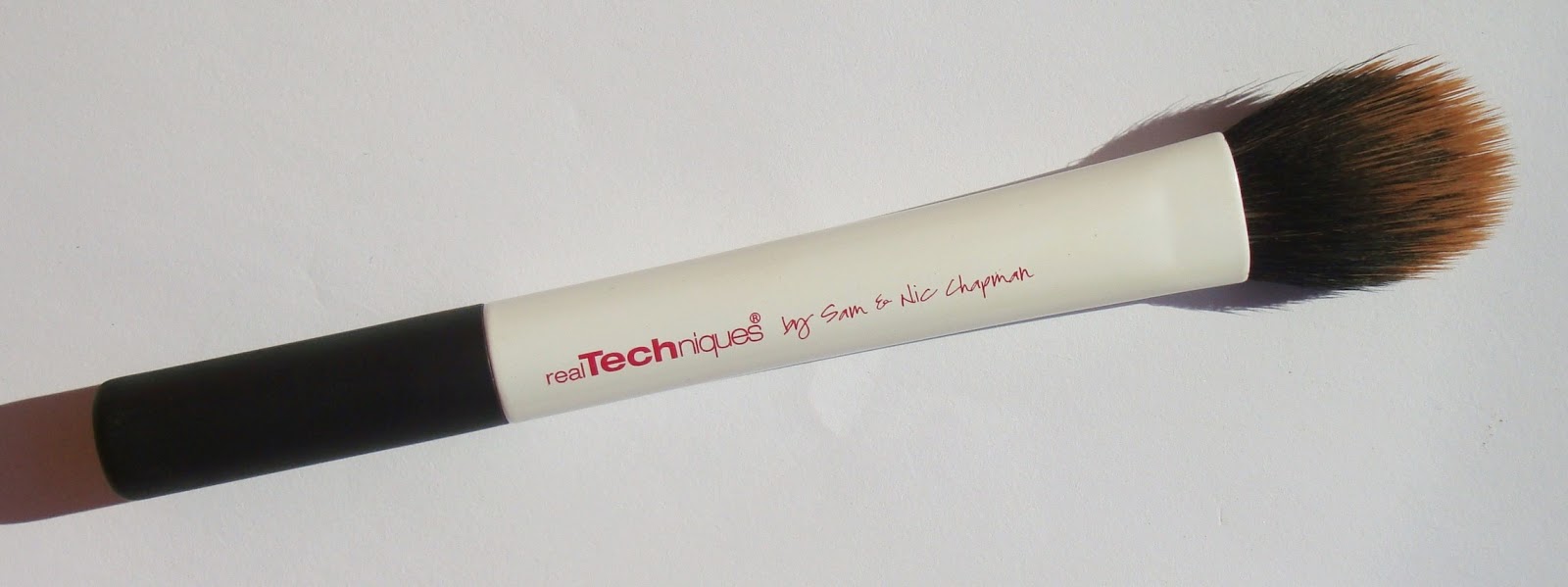 little white truths Real Techniques Duo Fiber Contour Brush review