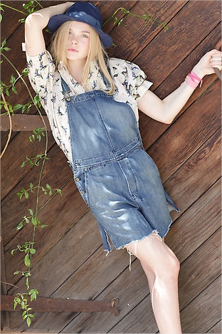 Dakota and Elle Fanning: Exclusive Elle Fanning photoshoots