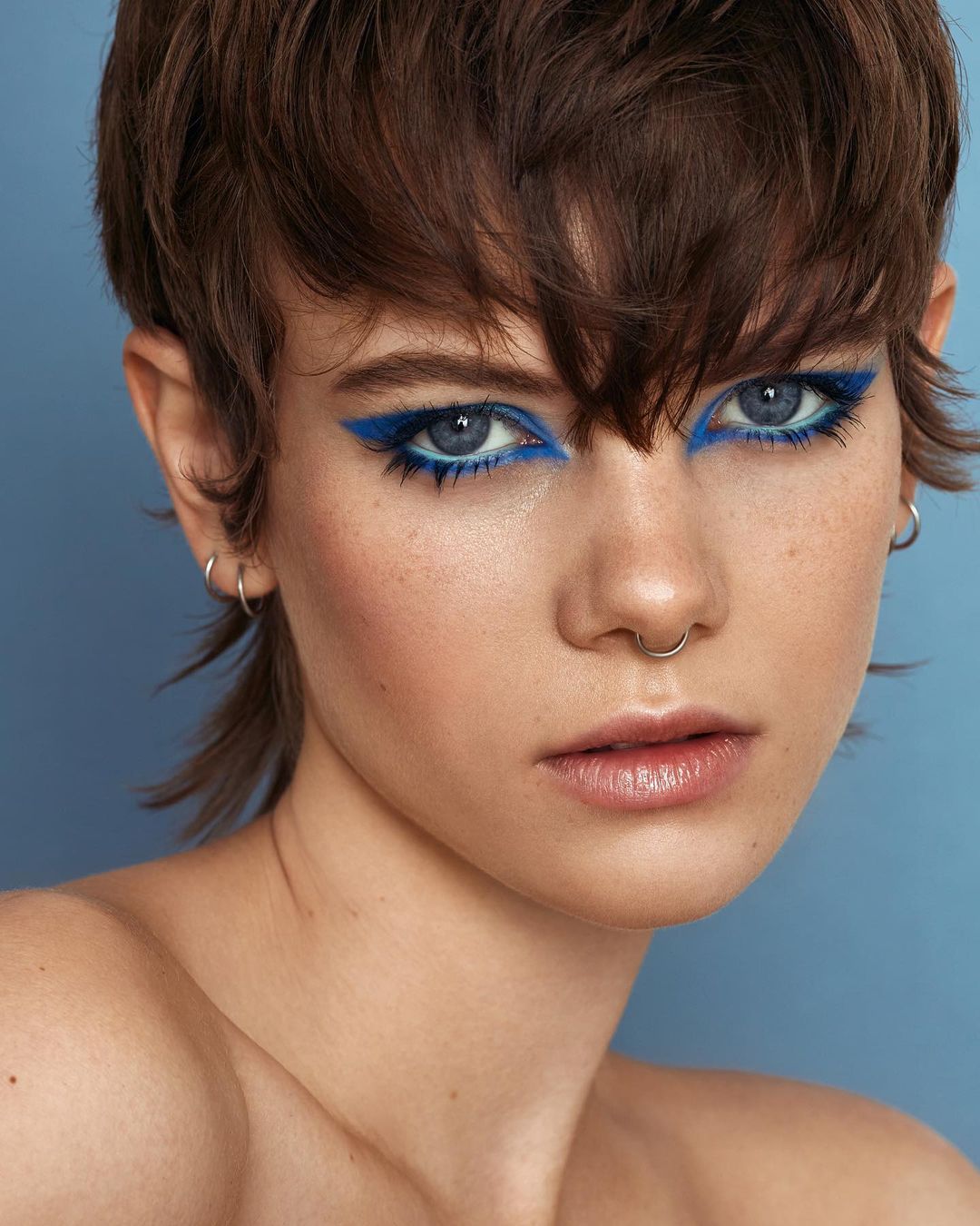45  Magazine style makeup of the day