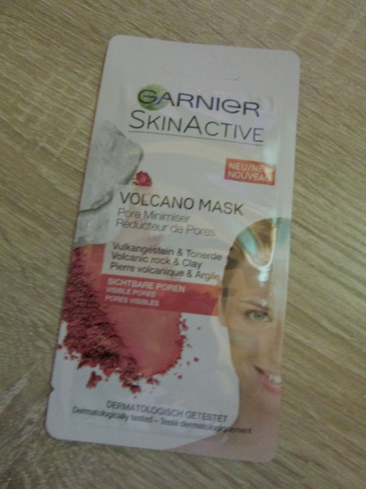 Volcano Mask Garnier Review : Innisfree Jeju Volcanic Pore Clay Mask ...