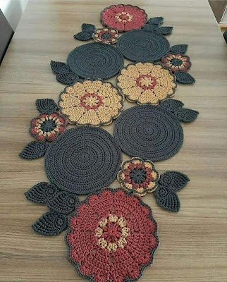 caminho de mesa em square - crochê