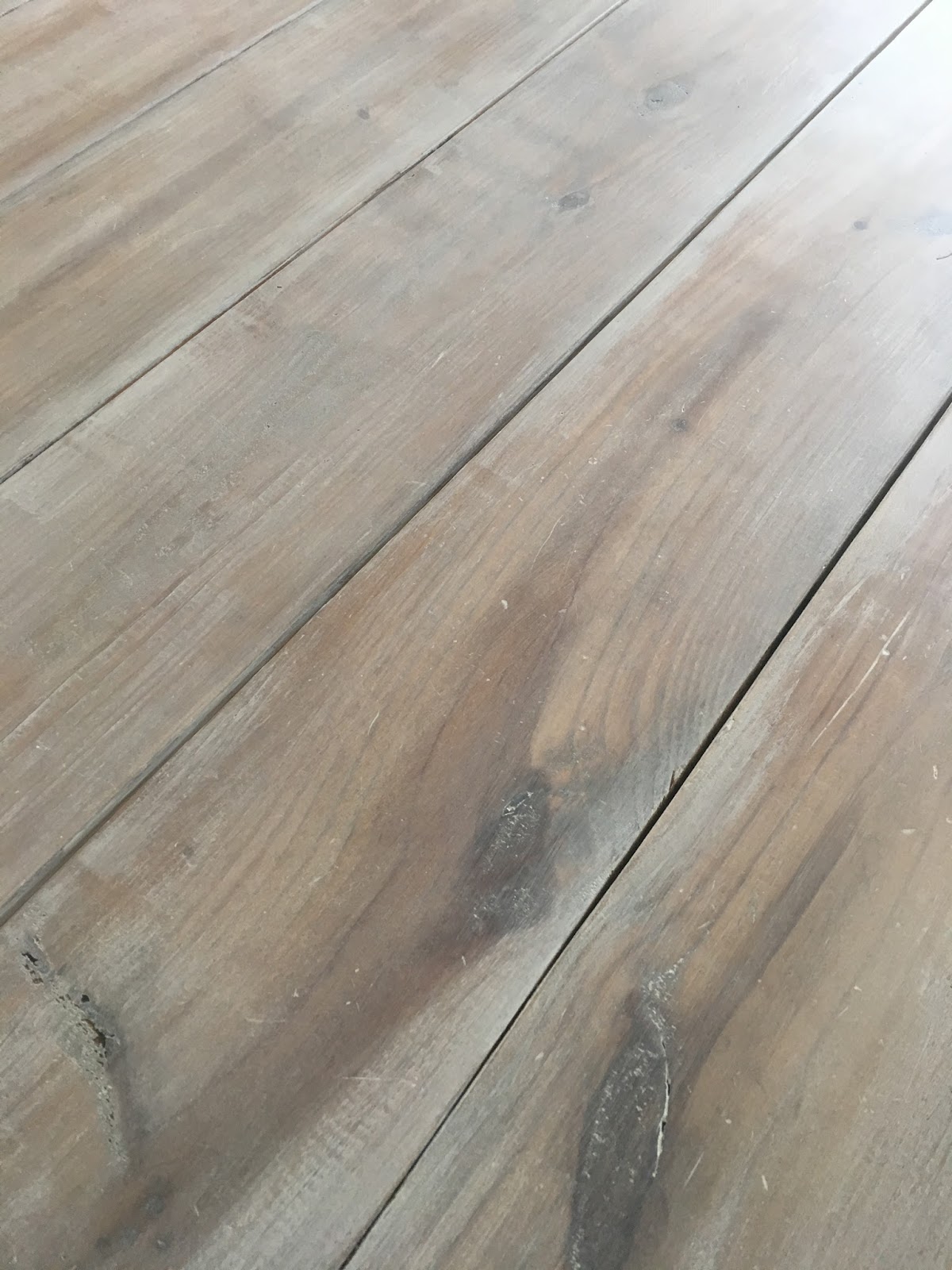 Whitewashing A Farmhouse Table In 30 Minutes