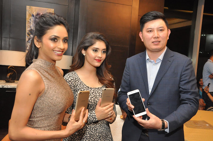 Surabhi Launching Vivo V5 Phone