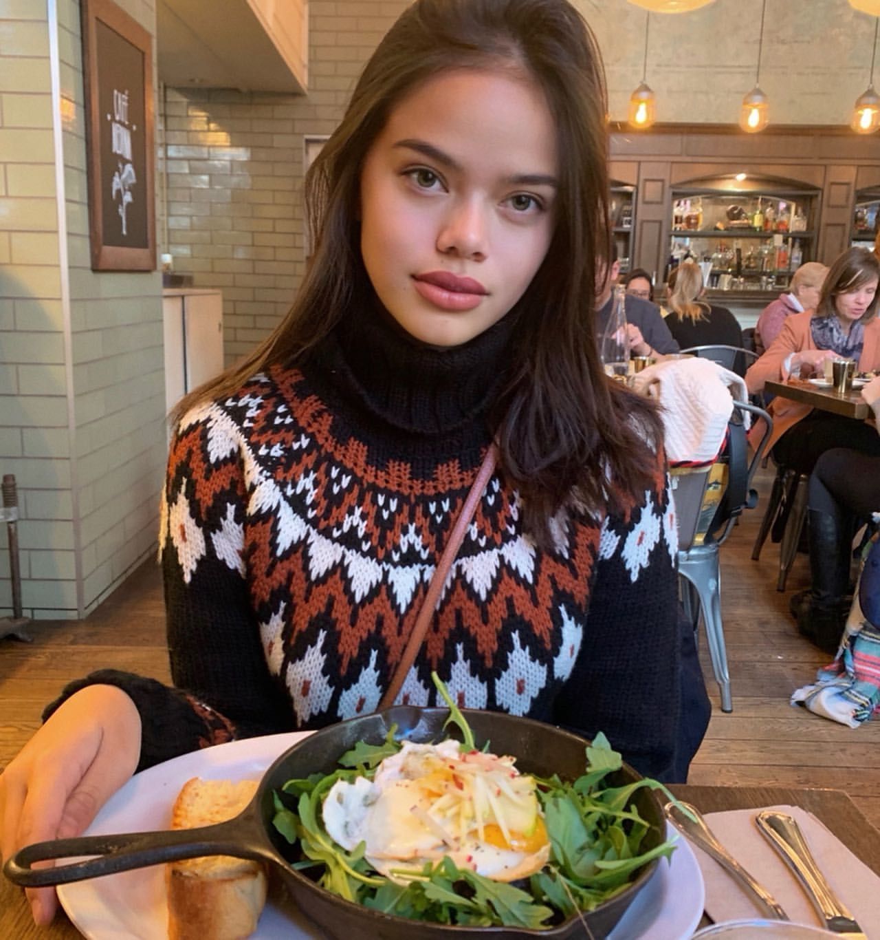 Malia Pyles – Social Media 11/22/2019 | eZineInsider.com Celebrity