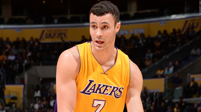 Larry Nance Jr. Menderita Patah Tangan Larry Nance Jr. Menderita Patah Tangan