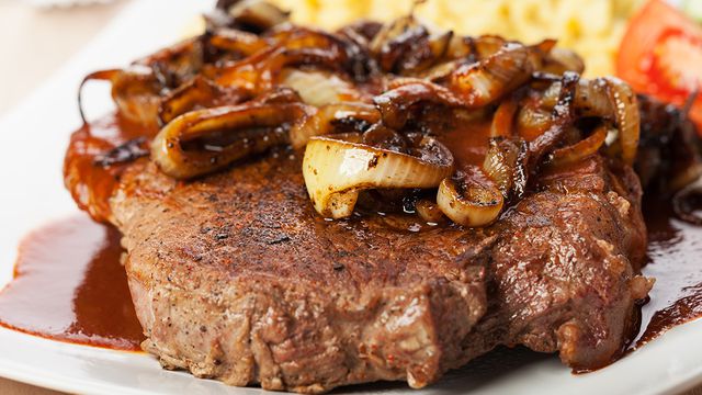 طريقة عمل اللحمة الستيك بالبصل