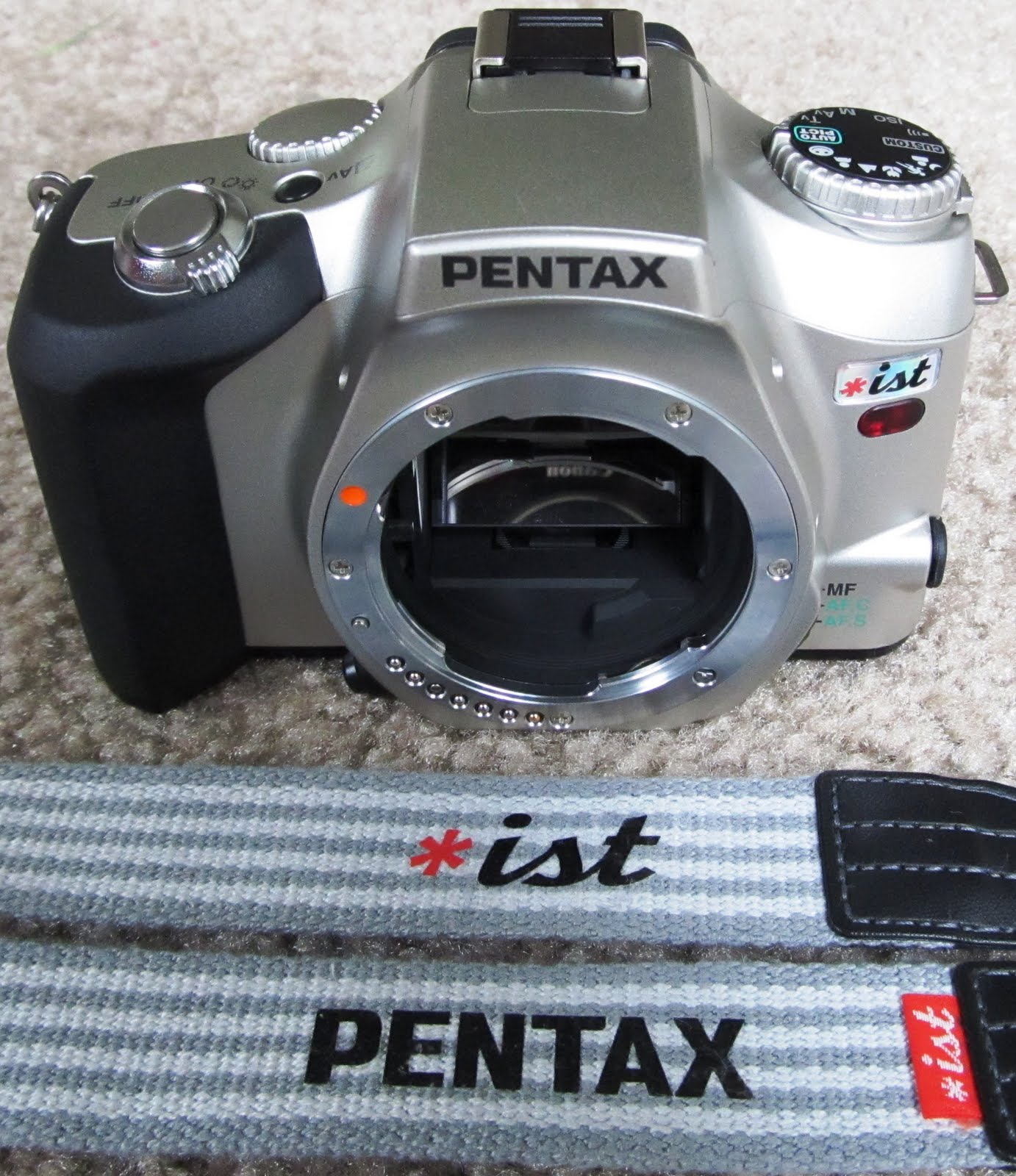 The Chens The User’s Review Pentax *ist (Starist) 35 mm Film SLR